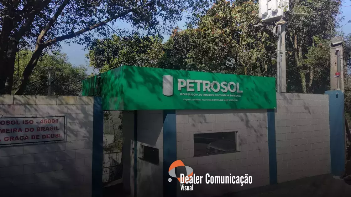 Destaque-se da concorrência com uma fachada única e atraente para a sua empresa em Chácaras Nossa Senhora do Bom Conselho, Arujá.