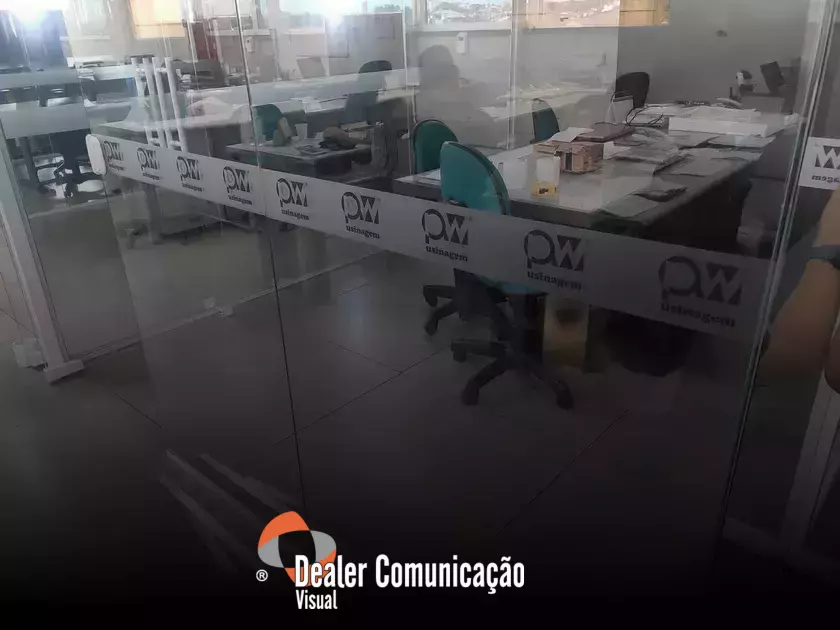 Destaque-se em Lavras com sinalização criativa e eficaz
