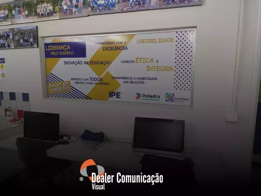 Transforme o Ambiente da sua Empresa com Sinalização Exclusiva